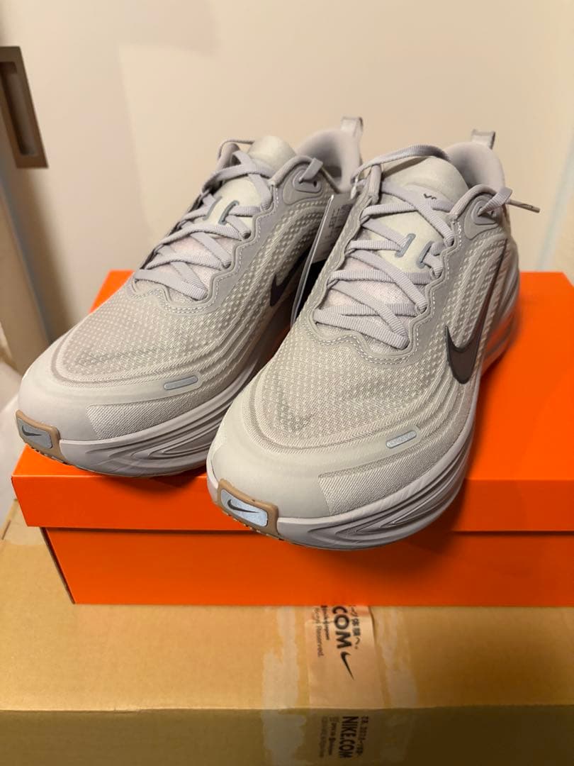 新品未使用　ナイキ ボメロ プラス　29.5cm