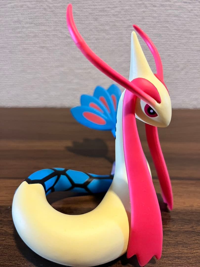 ポケモンスケールワールド ホウエン地方 ミクリ&ミロカロス フィギュア