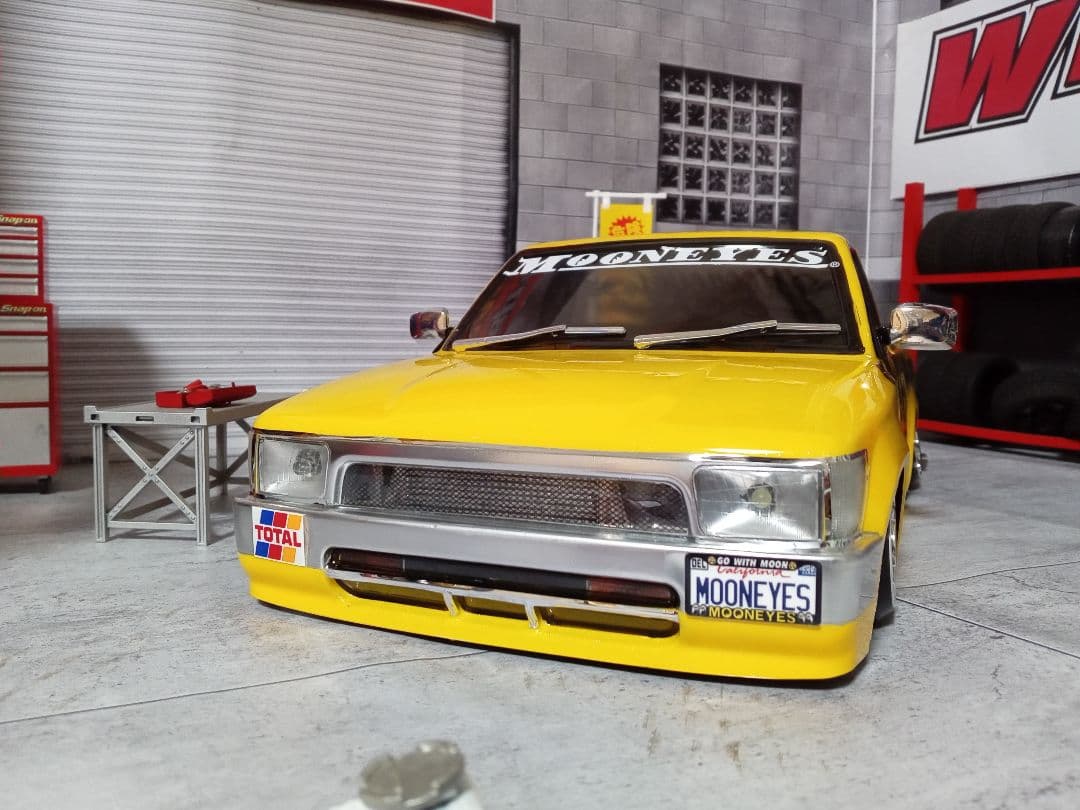 ストリートジャム製 トヨタ ハイラックス80 トラッキン ムーンアイズ