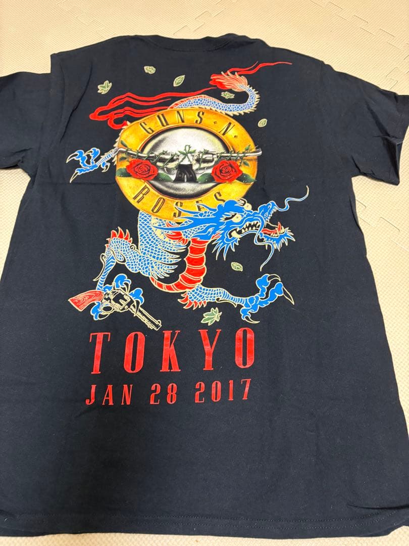 激レア　GUNS N' ROSES Tシャツ 東京公演 2017日程入り限定