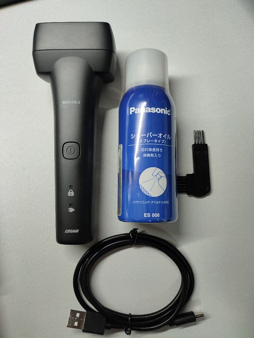 ほぼ新品 IZF-V855W-K 往復式シェーバー 5枚刃 izumi セット IZUMI（イズミ） マクセルイズミ 往復式シェーバー 長寿命刃 サステバ