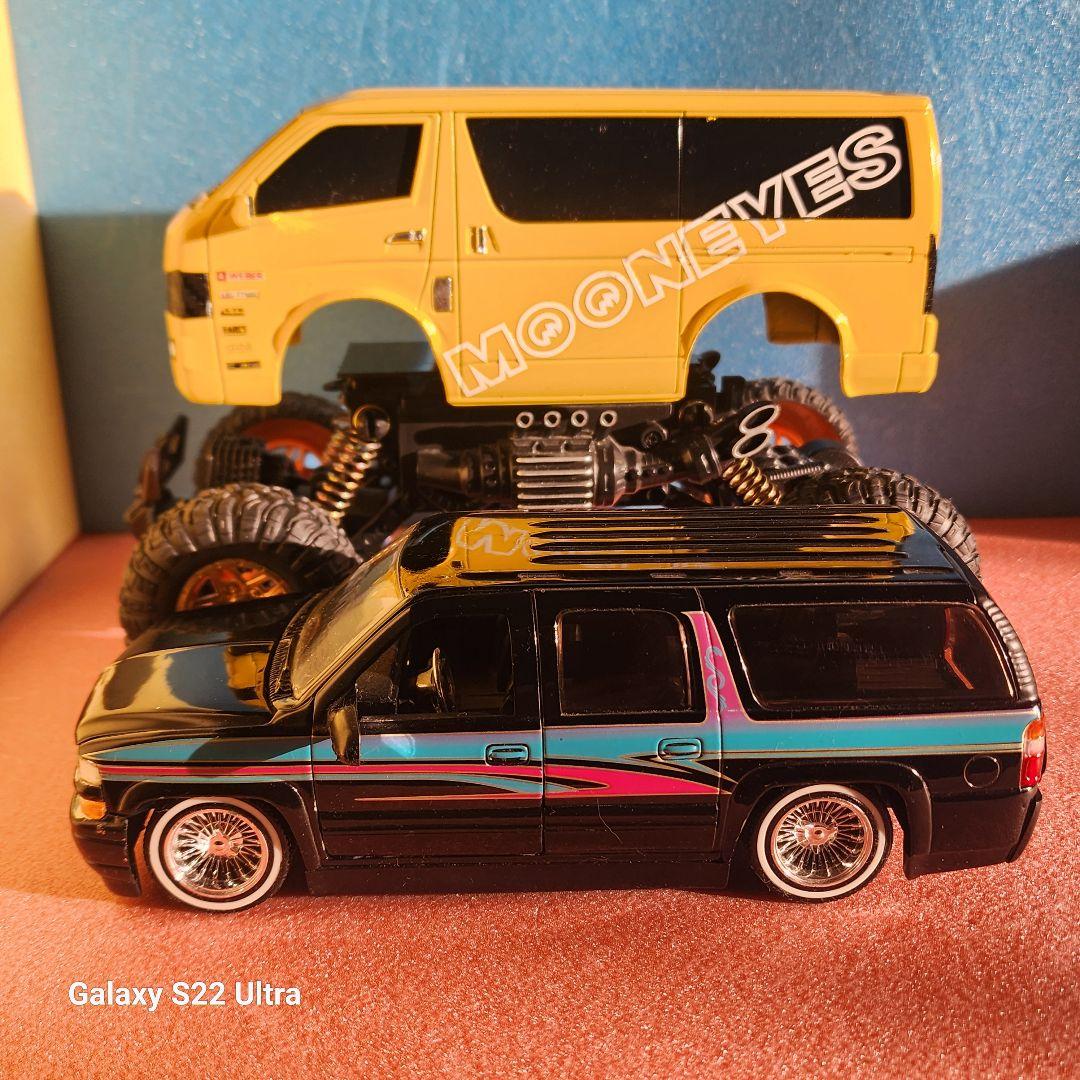 ハイリフト　ハイエースムーンアイズ、モンスタートラック風