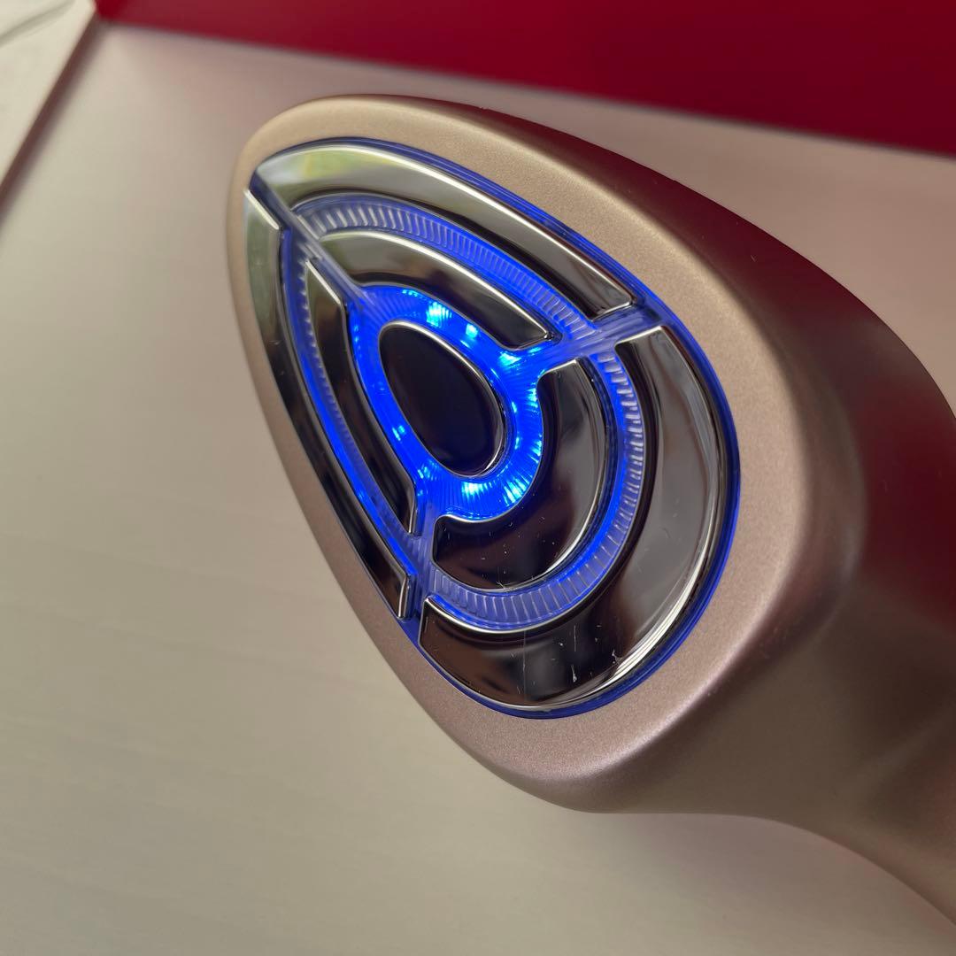 MEラボンエクラ 美顔器 ME LABOUM ECLAT ECT-02 - メルカリ