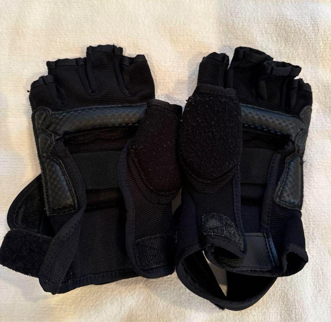 バーネススタイル 暗闇キックボクシング グローブとシューズ2セット M