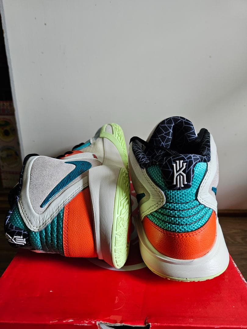 シューズ(男性用) Nike Kyrie 8 \"CNY\" Basketball Shoes