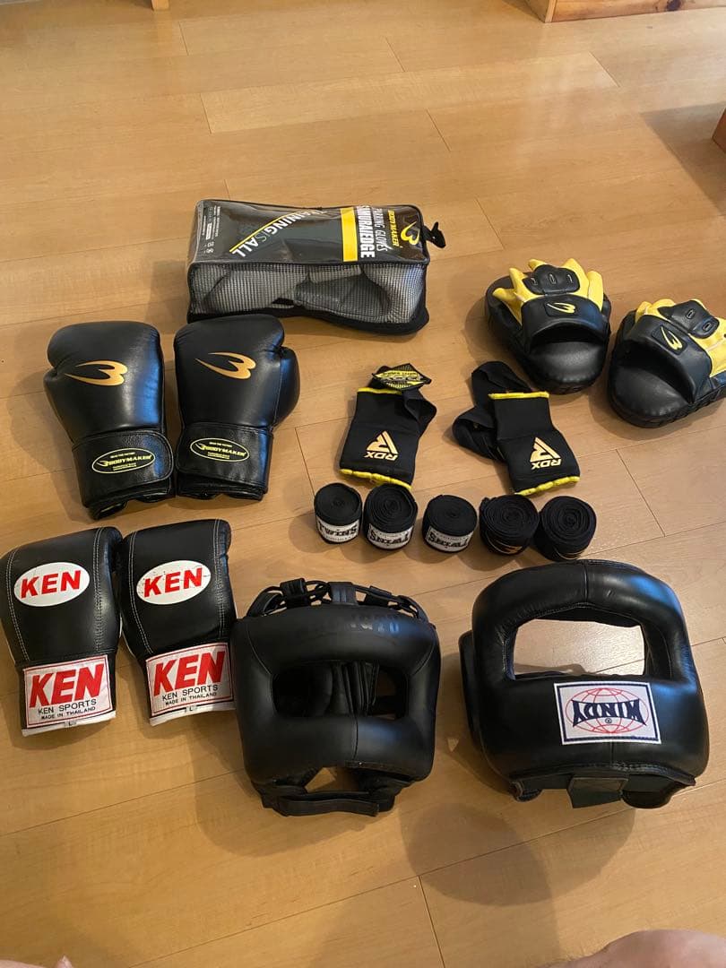 ボクシンググローブやヘッドギアなと色々セット Boxing 即納スパーリングセット】グローブ+ヘッドギア | BoxingCafe