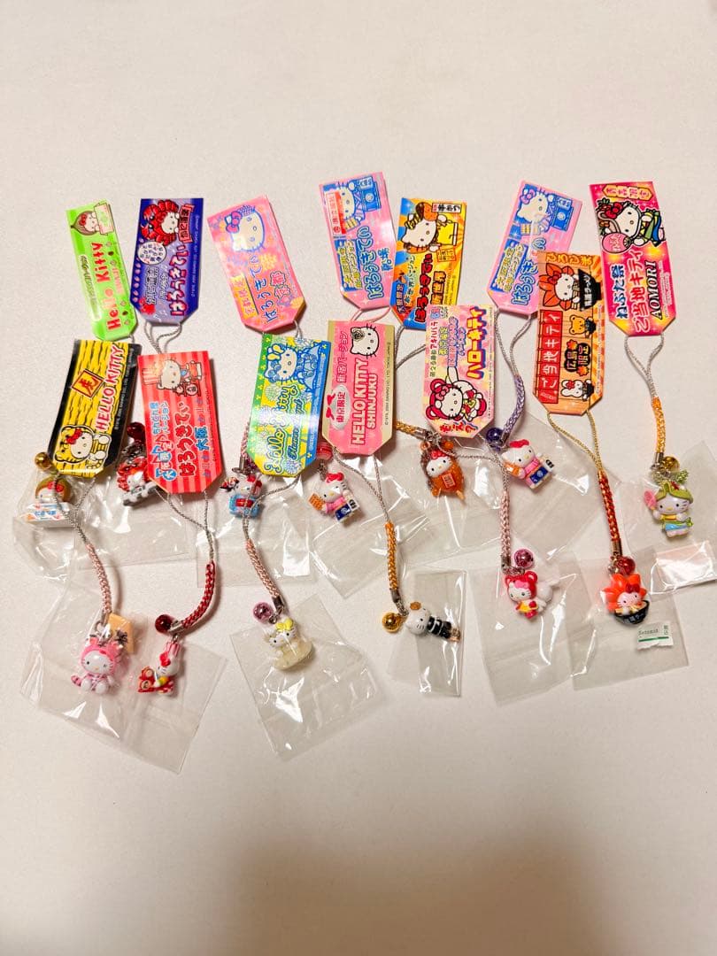 【まとめ売り92点】ご当地キティストラップ・ボールペン
