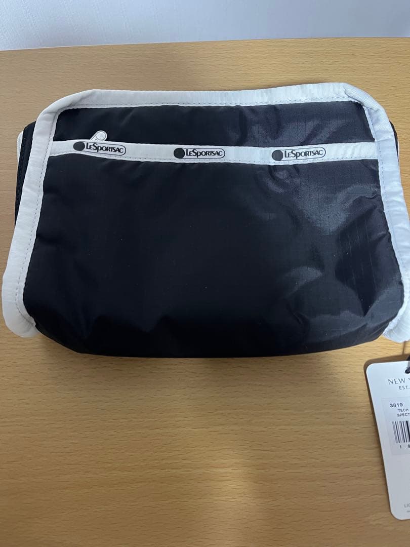 新品　レスポートサック　テックオーガナイザーSpectator BLACK LeSportsac（レスポートサック）の「【LeSportsac】テック