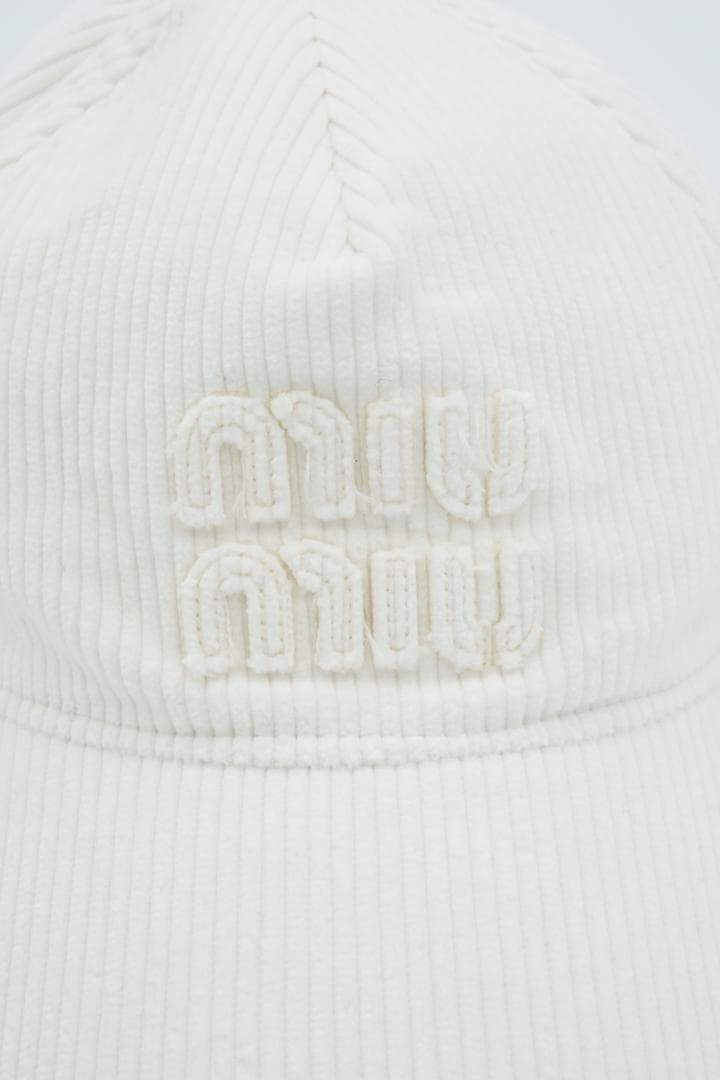 miumiu ミュウミュウ コーデュロイ ロゴ キャップ - メルカリ