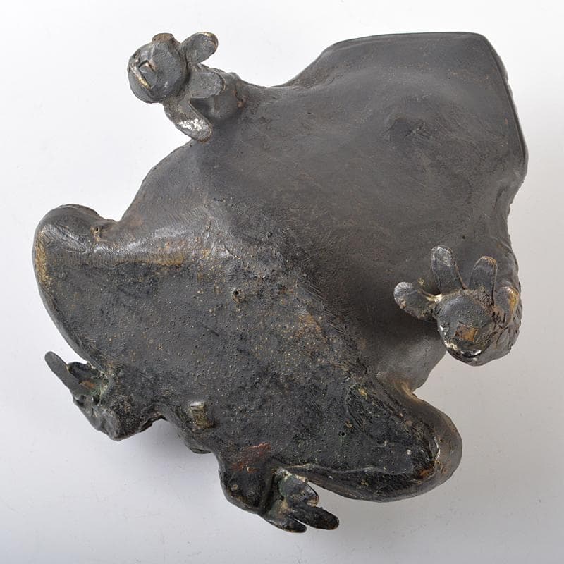 中国 ストア 古銅宣徳銅 蛙 置物 約1.9㎏ F R6555