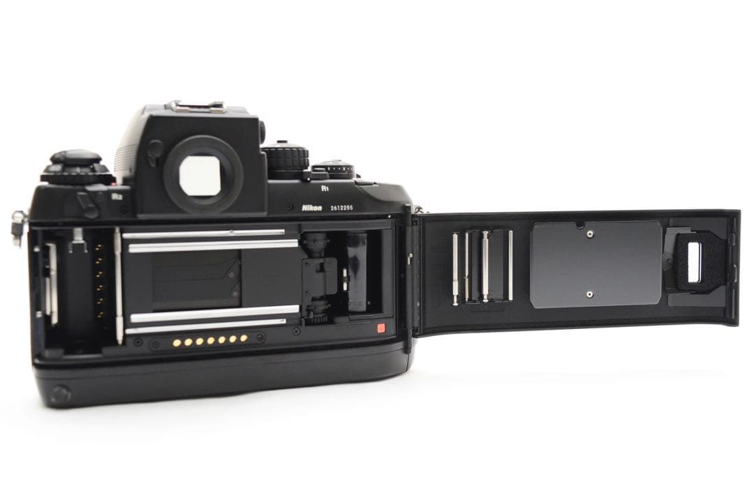 【美品】ニコン Nikon F4 《ストロボ・レンズ4本その他付属品》