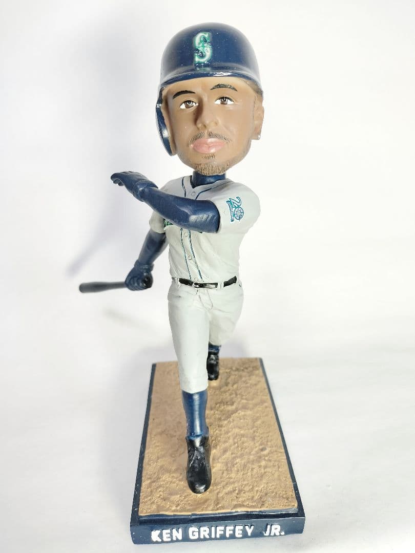 ケン・グリフィーJr／”42・ジャッキー・ロビンソン” ボブルヘッド人形