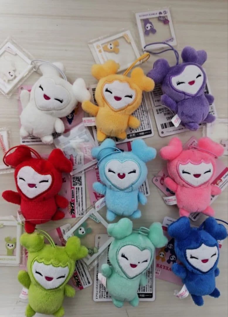 gigo限定 TWICE チャーム付きマスコット コンプセット