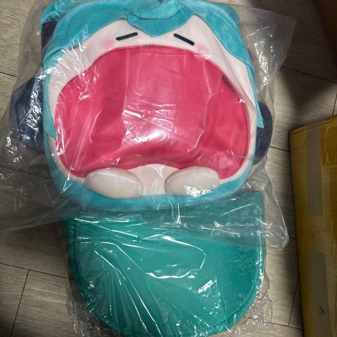 初音ミク　痛バック　数量限定不機嫌不愉快ニュック　カバン　外出バック　2点セット