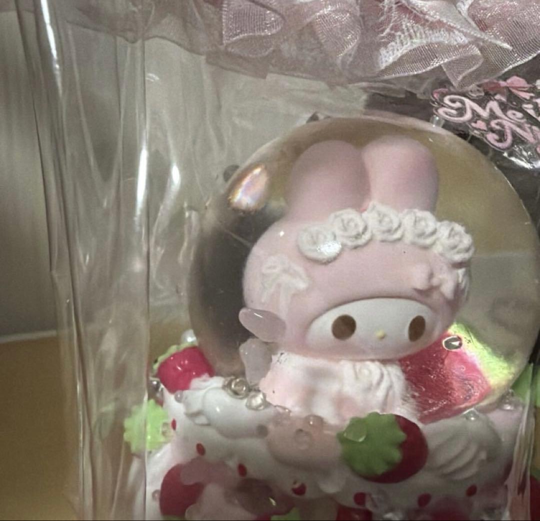 サンリオ　マイメロディ　スノードーム型 スクイーズ