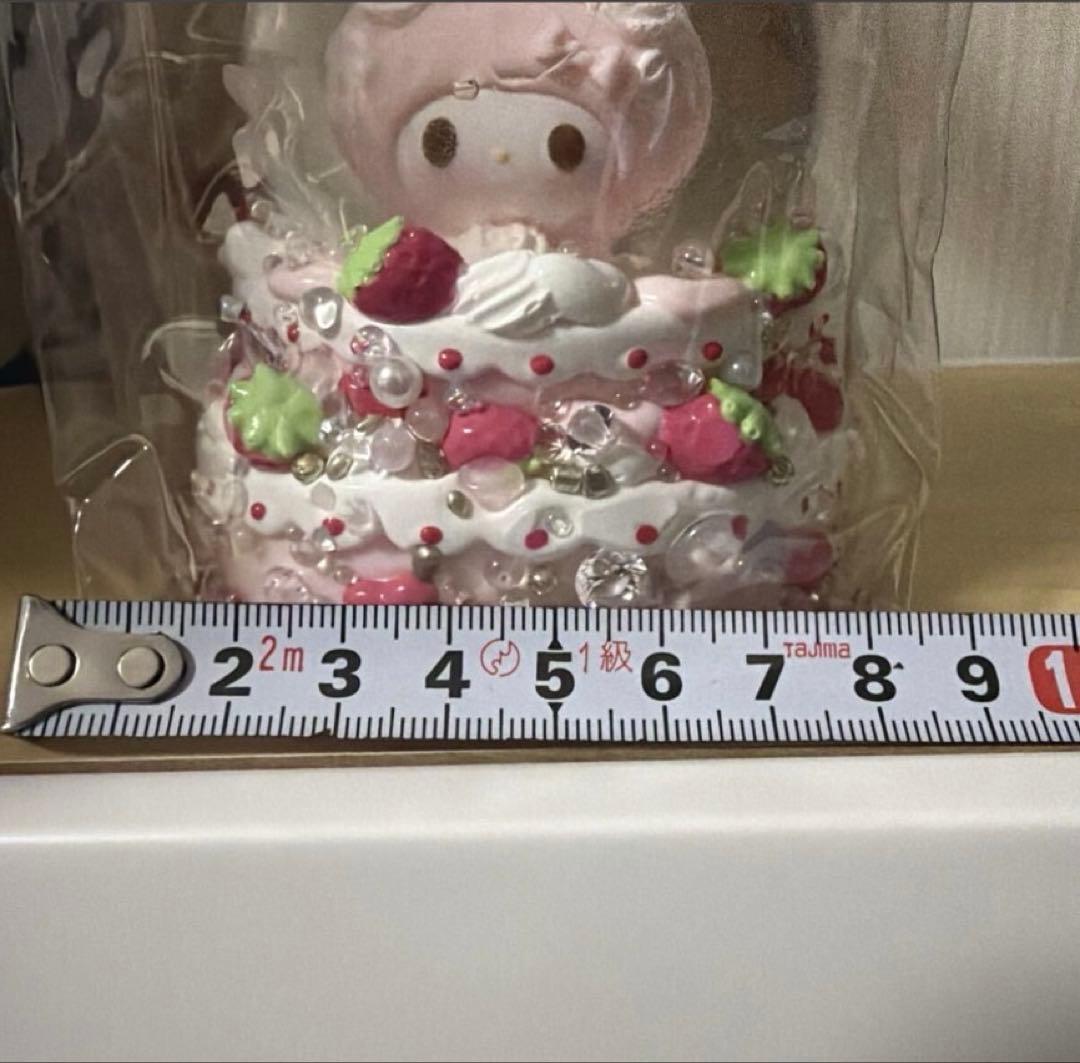 サンリオ　マイメロディ　スノードーム型 スクイーズ