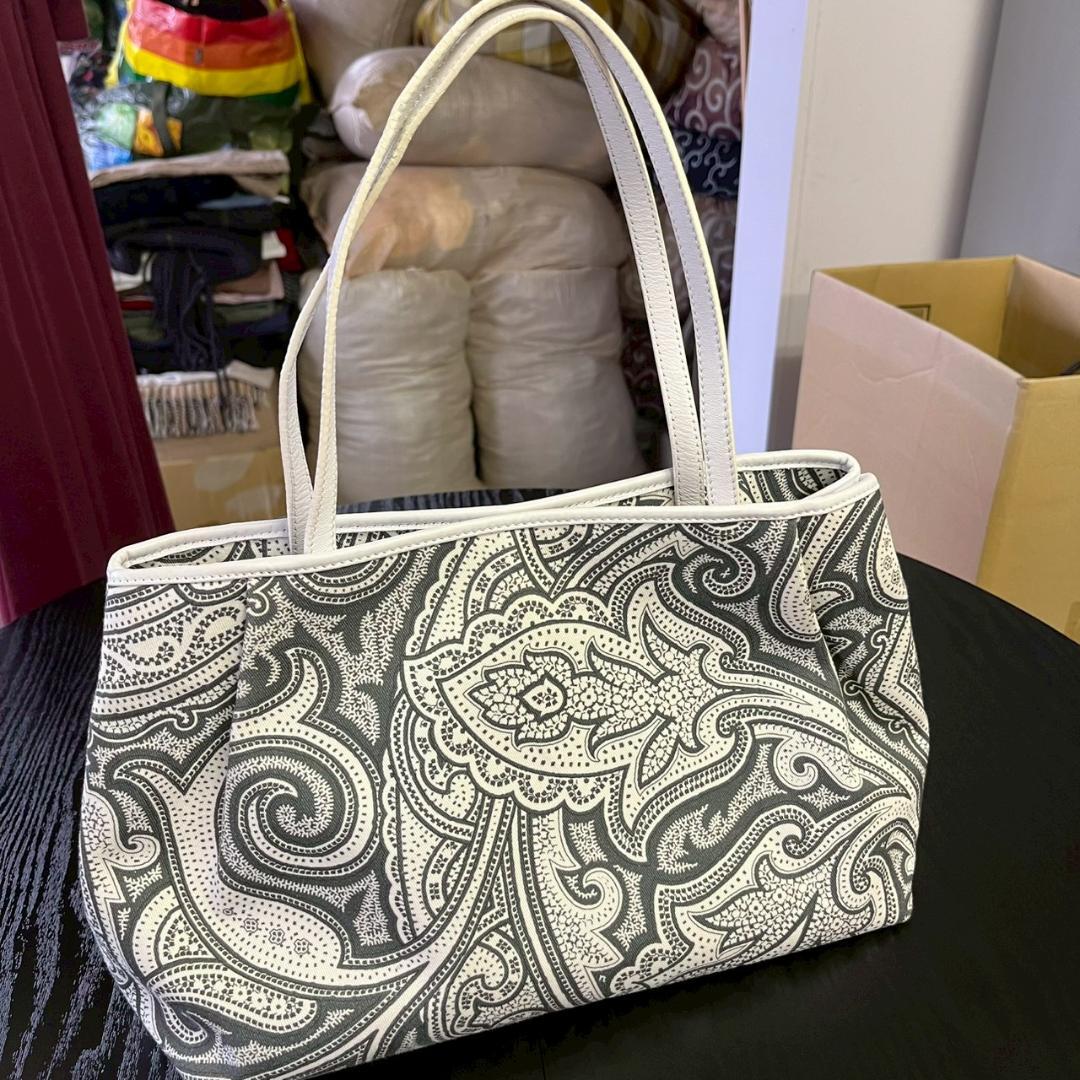 美品 ETRO エトロ 白 グレー ペイズリー柄 ハンドバッグ - メルカリ