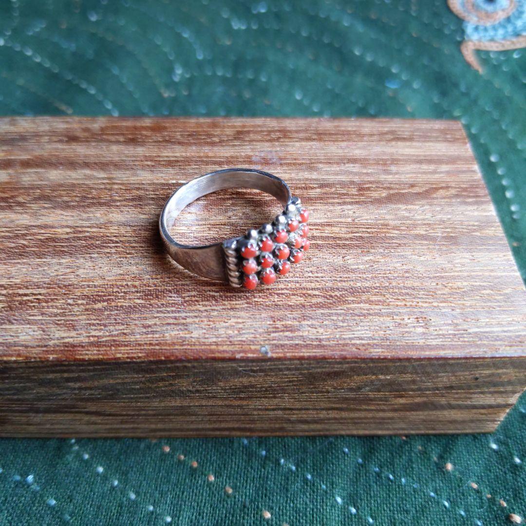 希少 インディアンジュエリー ズニ族 コーラルリング プチポイント