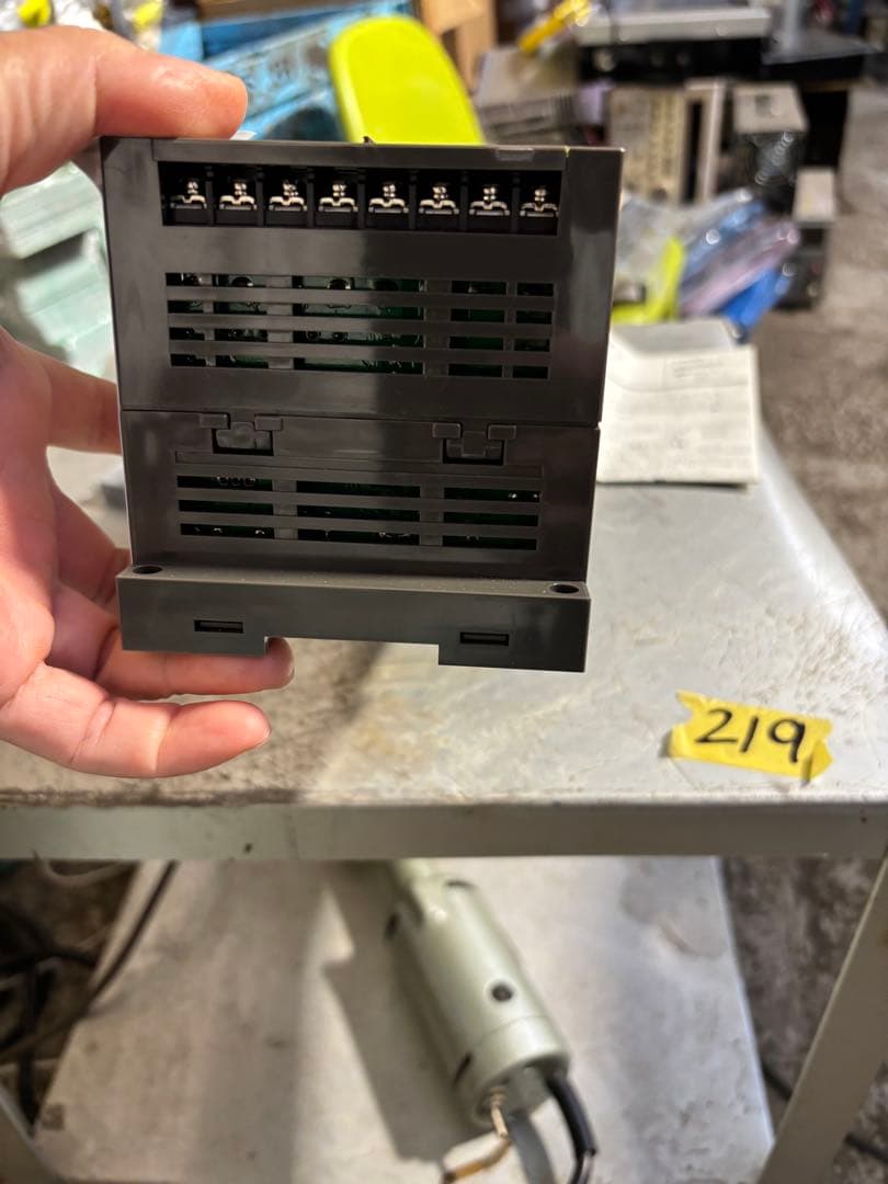 富士電機プログラマブルコントローラ NV1E-084。新品同様未使用。動作