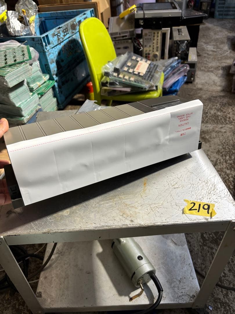 富士電機プログラマブルコントローラ NV1E-084。新品同様未使用。動作