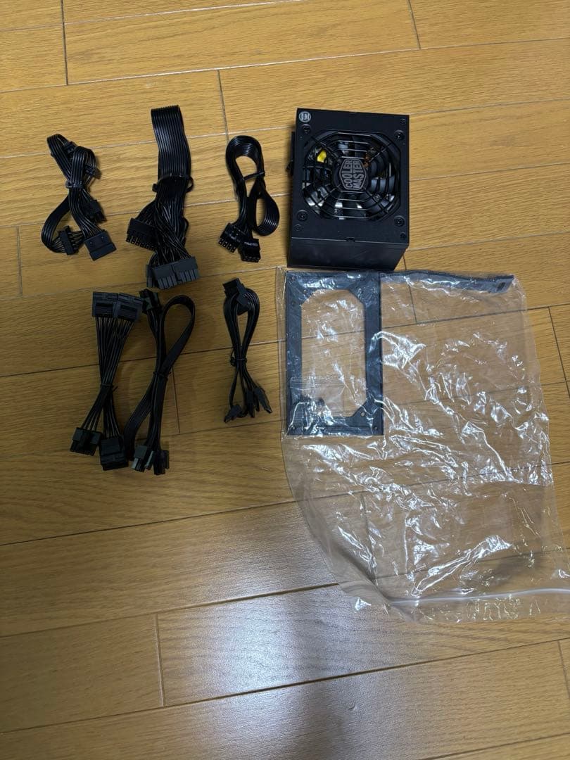 Cooler Master V650 SFX GOLD 650W 中古品 - メルカリ