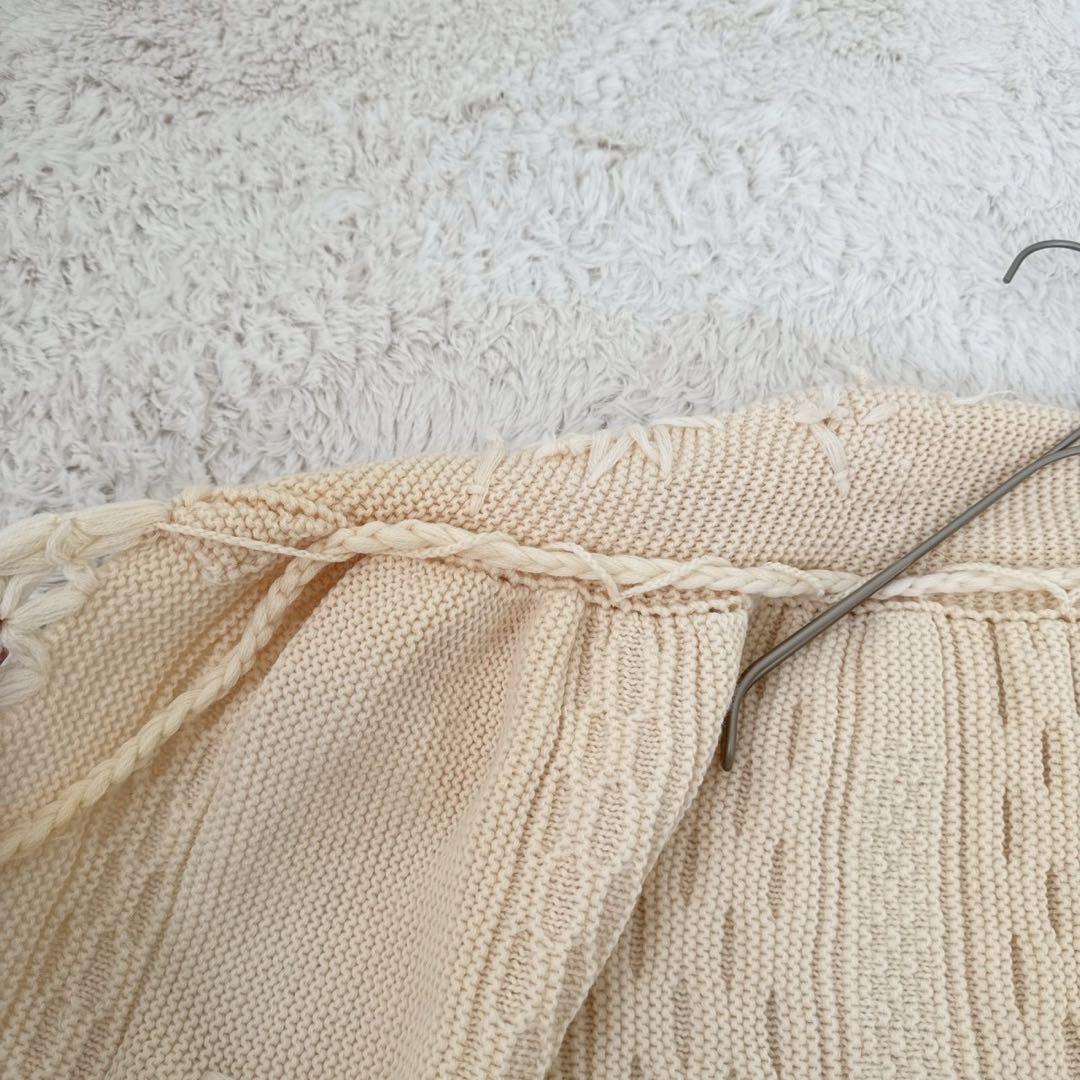 立体花モチーフ編み ニットポンチョ 生成り ケーブル編み アイボリー