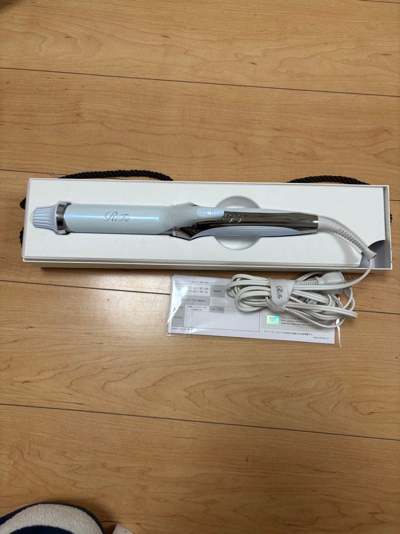 ReFa カールアイロン プロ 32mm ホワイト美品 国内正規品】リファ カールアイロン プロ 32mm ホワイト Φ32 RE-AW-02A