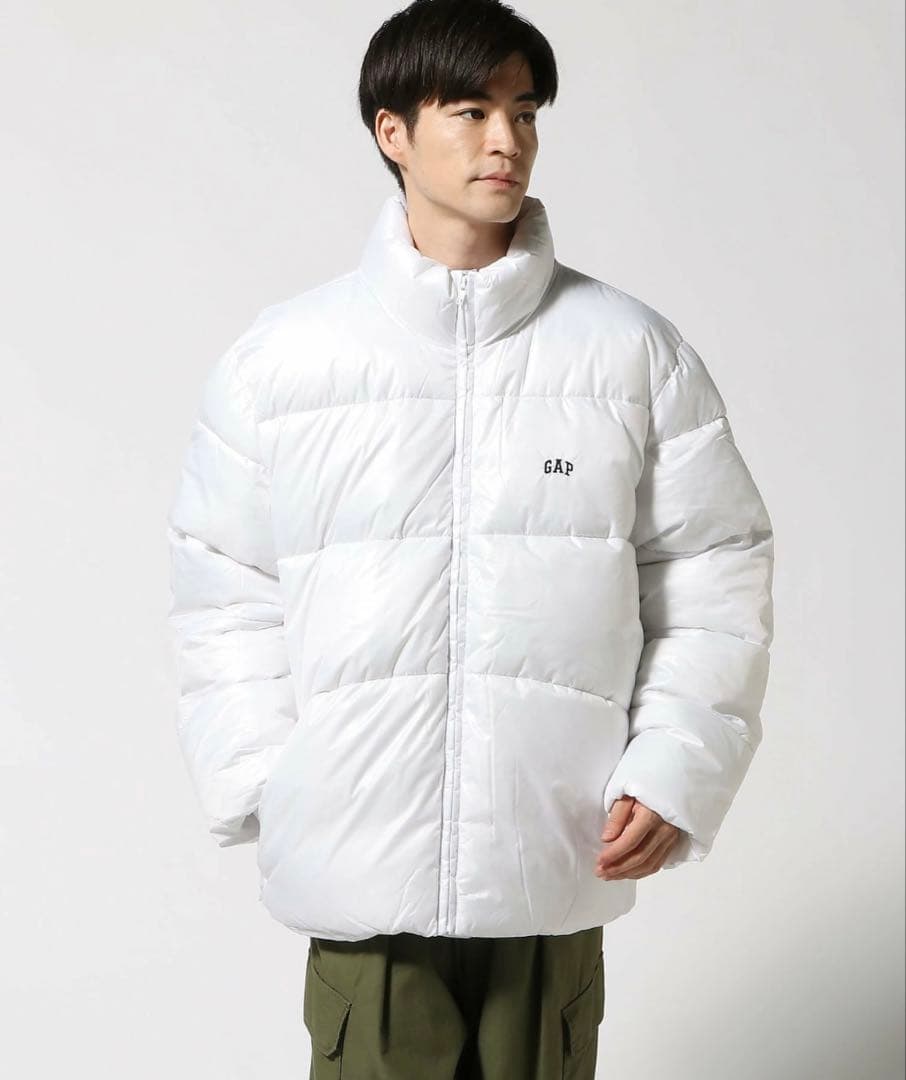 完売品！GAP ダウンジャケット ホワイト 白 ロゴ入 ダウン M - メルカリ