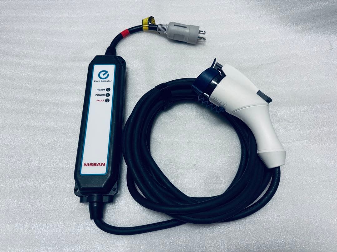 最新型番 日産リーフ充電ケーブル 6WX0A 817 - メルカリ