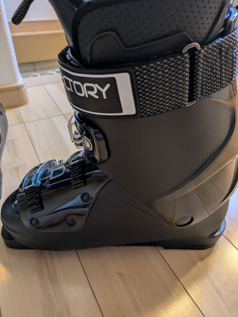 あ*め様 GENFACTORY DACHS 厳 スキーブーツ 使用3回 美品 収 - メルカリ