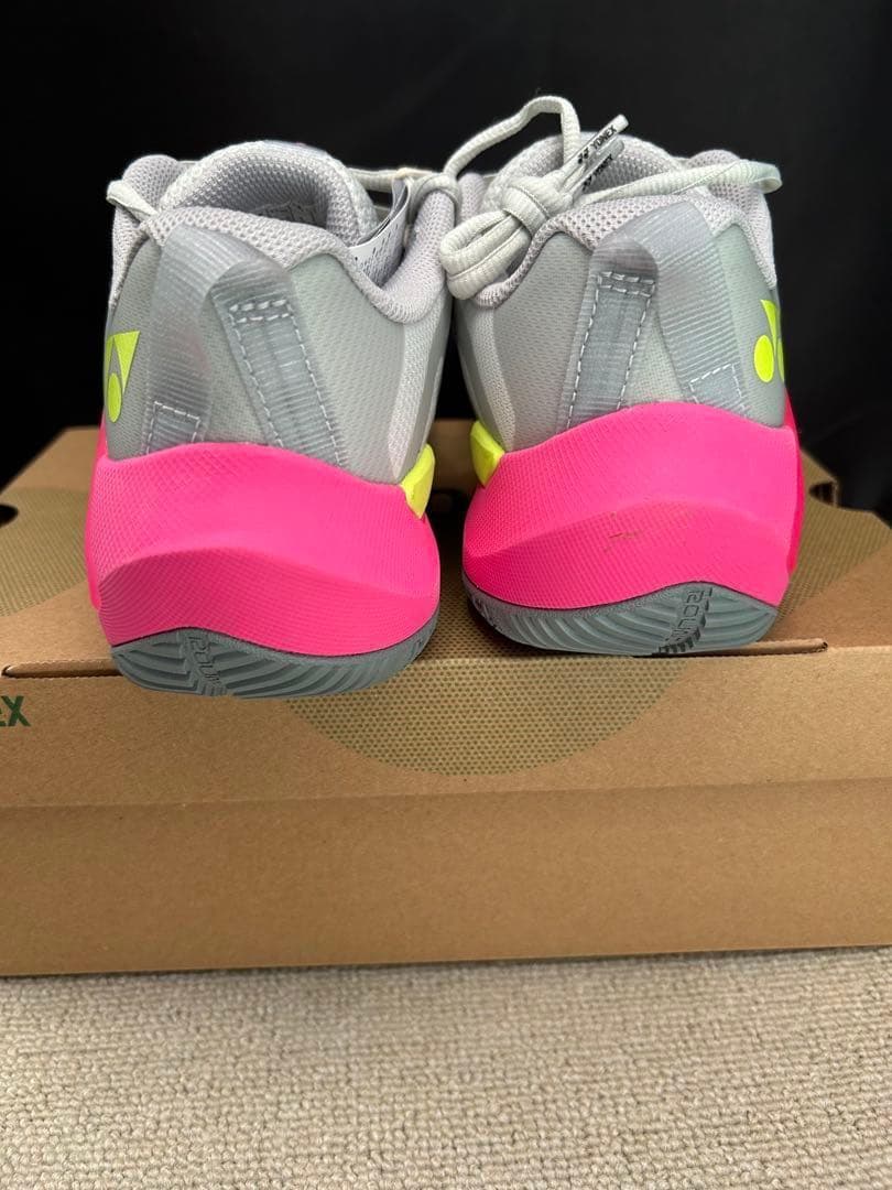 25.0㎝ サブアクシアウィメン 新品未使用 YONEX バドミントンシューズ