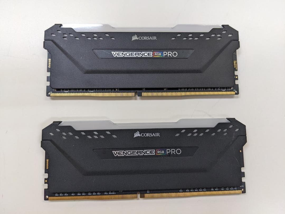 VENGEANCE RGB PRO 16GB DDR4 3200MHz　2枚 VENGEANCE® RGB PRO 32GB (2 x 16GB) DDR4 DRAM 3200MHz C16 Memory