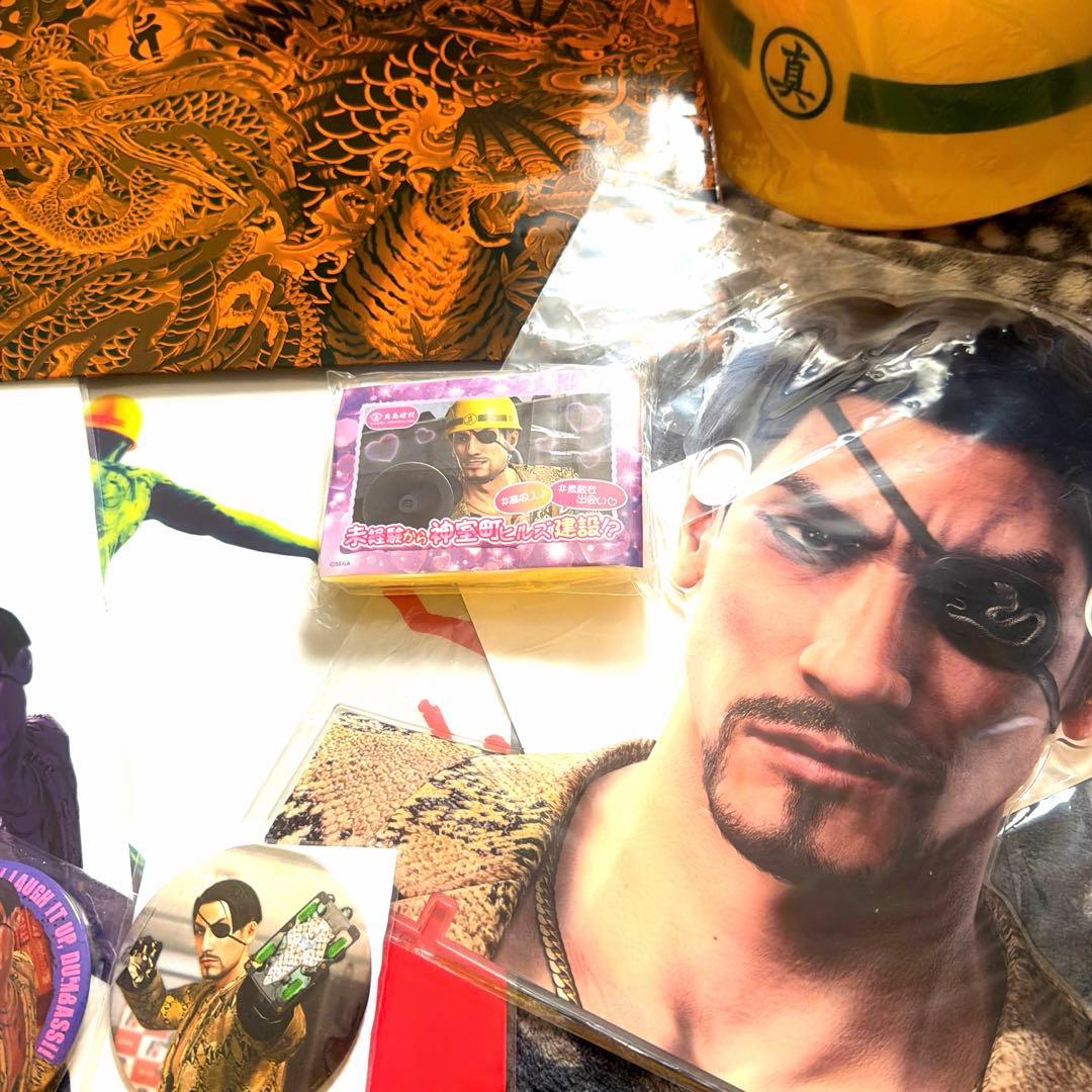 龍が如く 真島吾朗 ヘルメット 真島建設 クリアファイル 缶バッジ 新品✨️