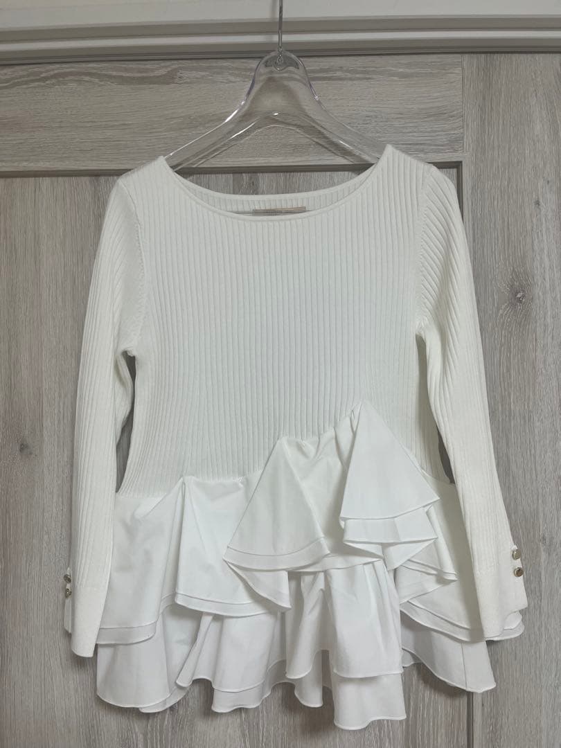 アプワイザーリッシェの裾ひらりんリブニット 白 - メルカリ