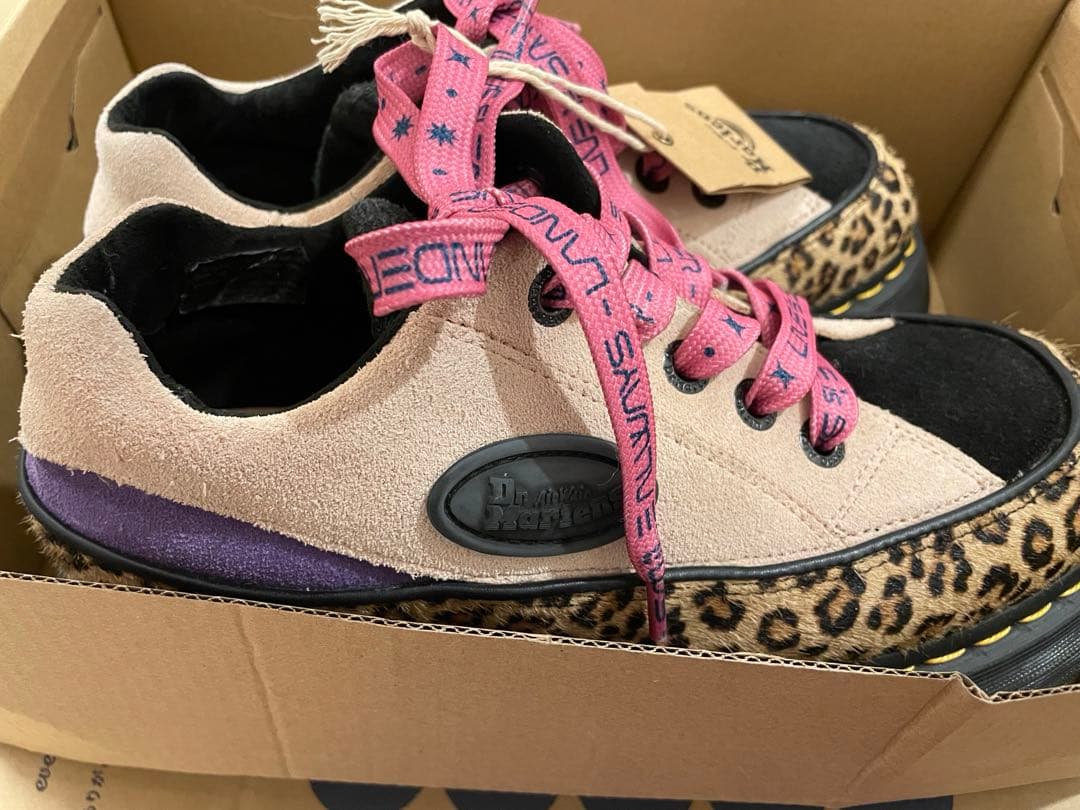 【LiSA愛用モデル】Dr.Martens BUZZ 5I