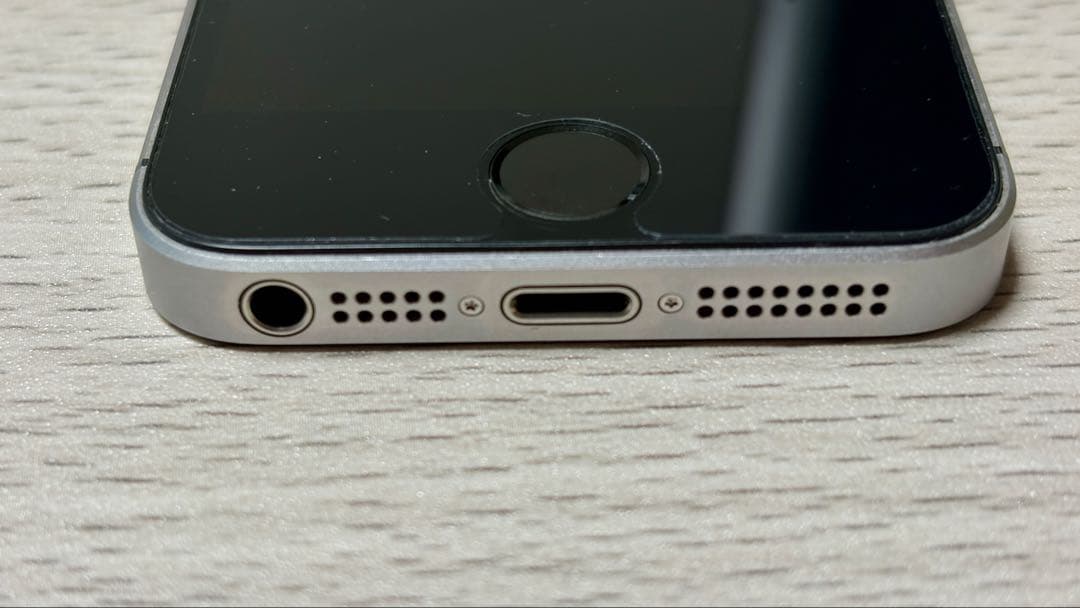 iPhone SE 第1世代 64GB 海外版｜カメラ無音｜バッテリー100％ - メルカリ
