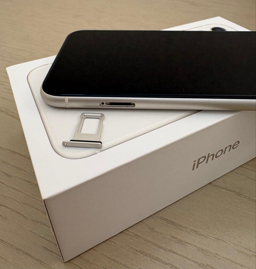 【本体のみ】《側面キズ＆画面やけ有》iPhone11 128GB ホワイト