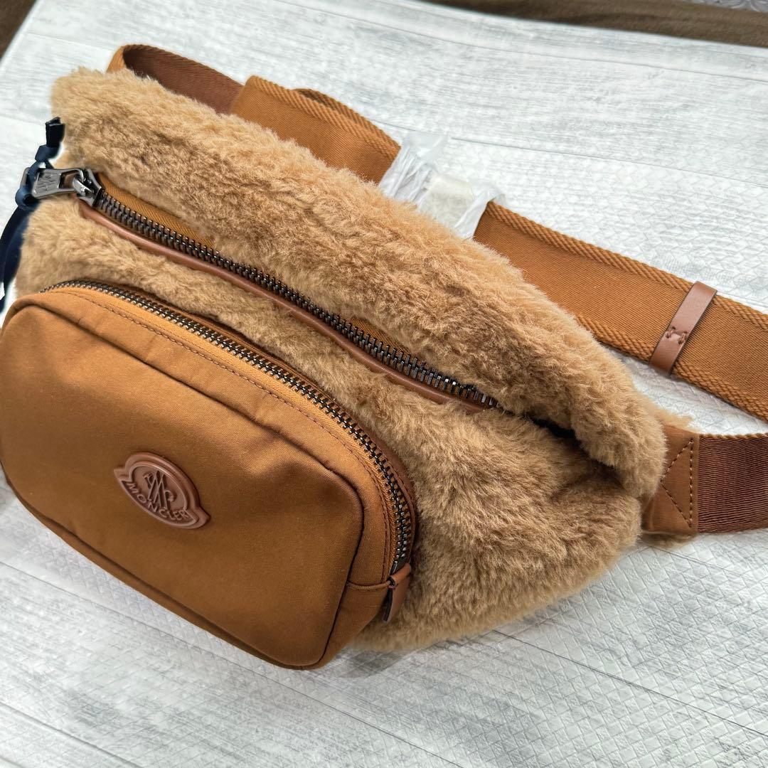 新品未使用】モンクレール ボディバック 新品 男女 希少 - メルカリ