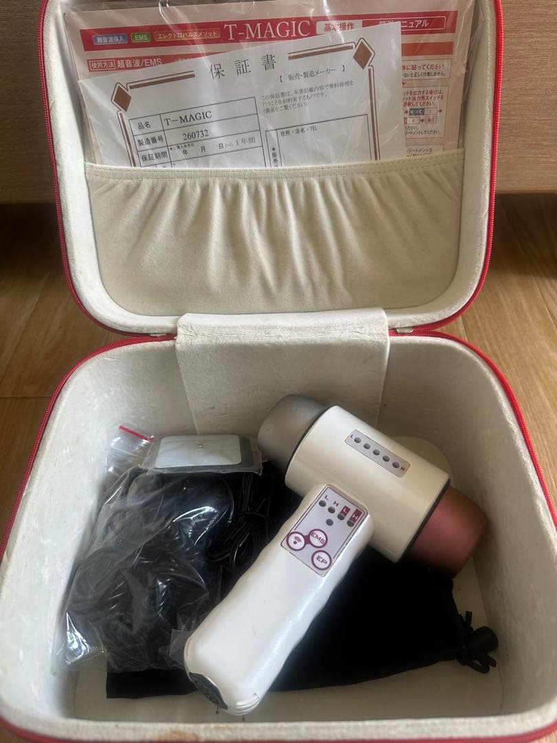 T-MAGIC ティーマジック　白　美顔器 ミヤコケミカル 小顔 たるみ引き上げ