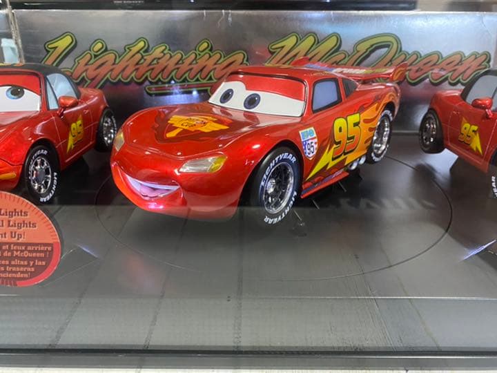 ★セール★カーズ ライトニングマックイーン ミア& ティア ピクサー