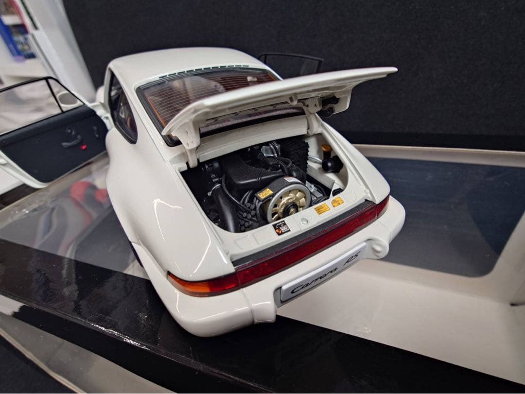 オートアート1/18ミニカー ポルシェ911(964) カレラRS ホワイト