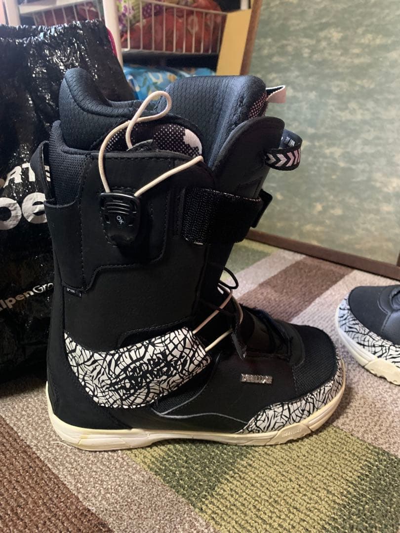 スノーボードブーツ DEELUXE ディーラックス 25.5cm 収納バッグ付き