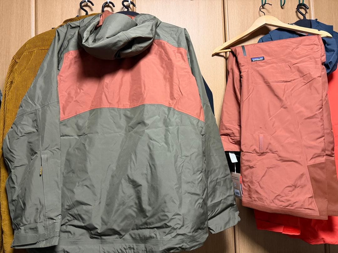最終値下げ パタゴニア パウダータウンジャケット、パンツ上下セット