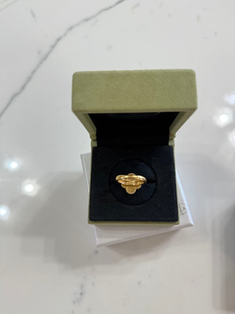 noel様専用 ヴァンクリーフ マザーオブパール ゴールドリング 53