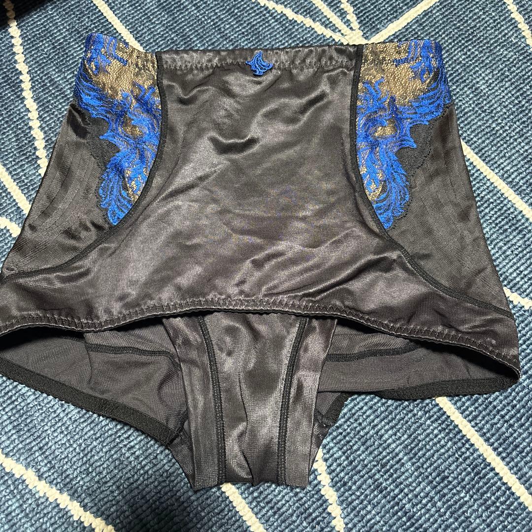 あ*み様 マルコ カーヴィシャス未使用　 モンマリエ　リュミエス　4点セット