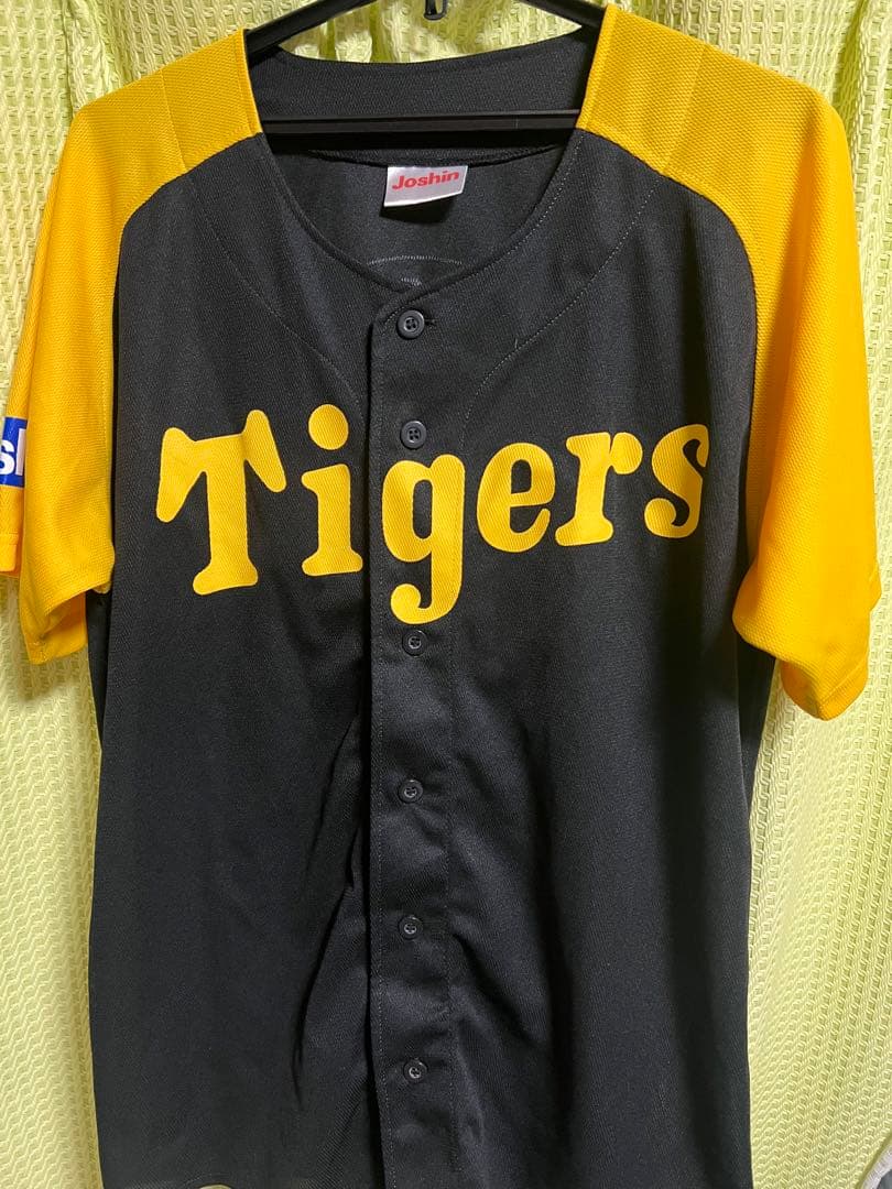 即購入可】HANSIN Tigers 阪神タイガース ユニフォーム 黒・黄野球