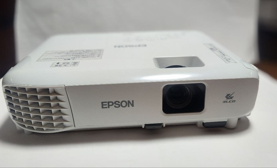 新品同様・ランプ0時間】EPSON プロジェクター EB-E01 動作確認済