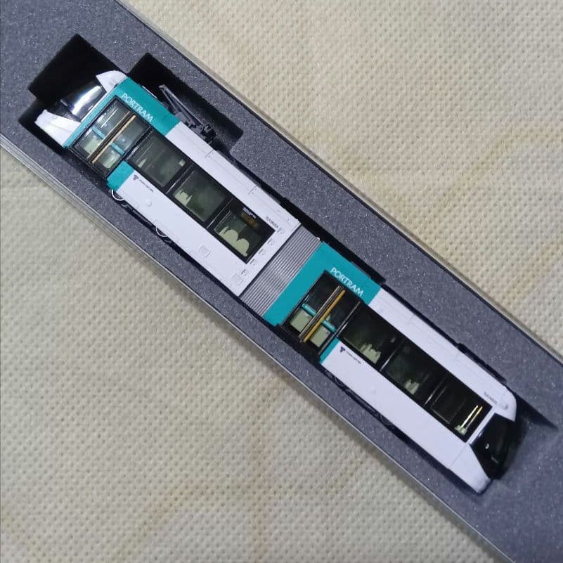 KATO 富山ライトレール PORTRAM TLR0605 （緑）