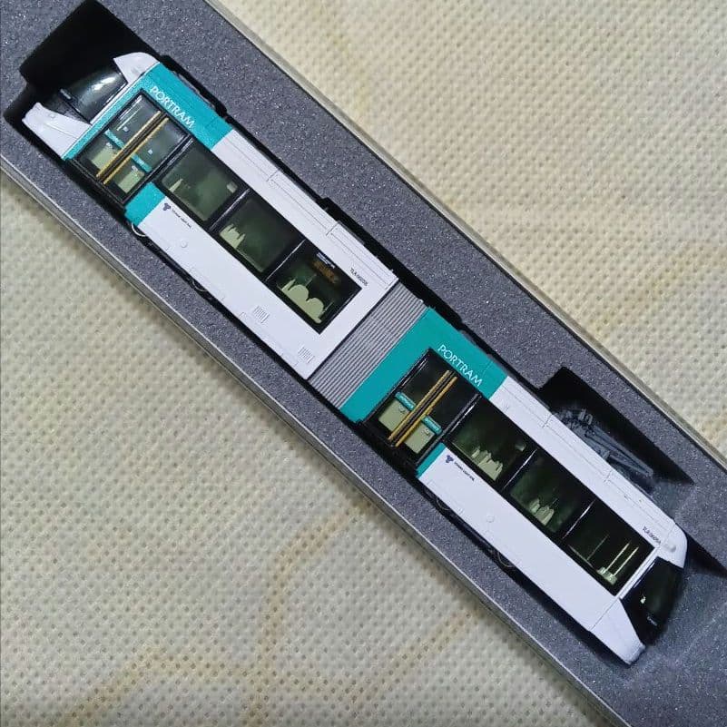 KATO 富山ライトレール PORTRAM TLR0605 （緑）