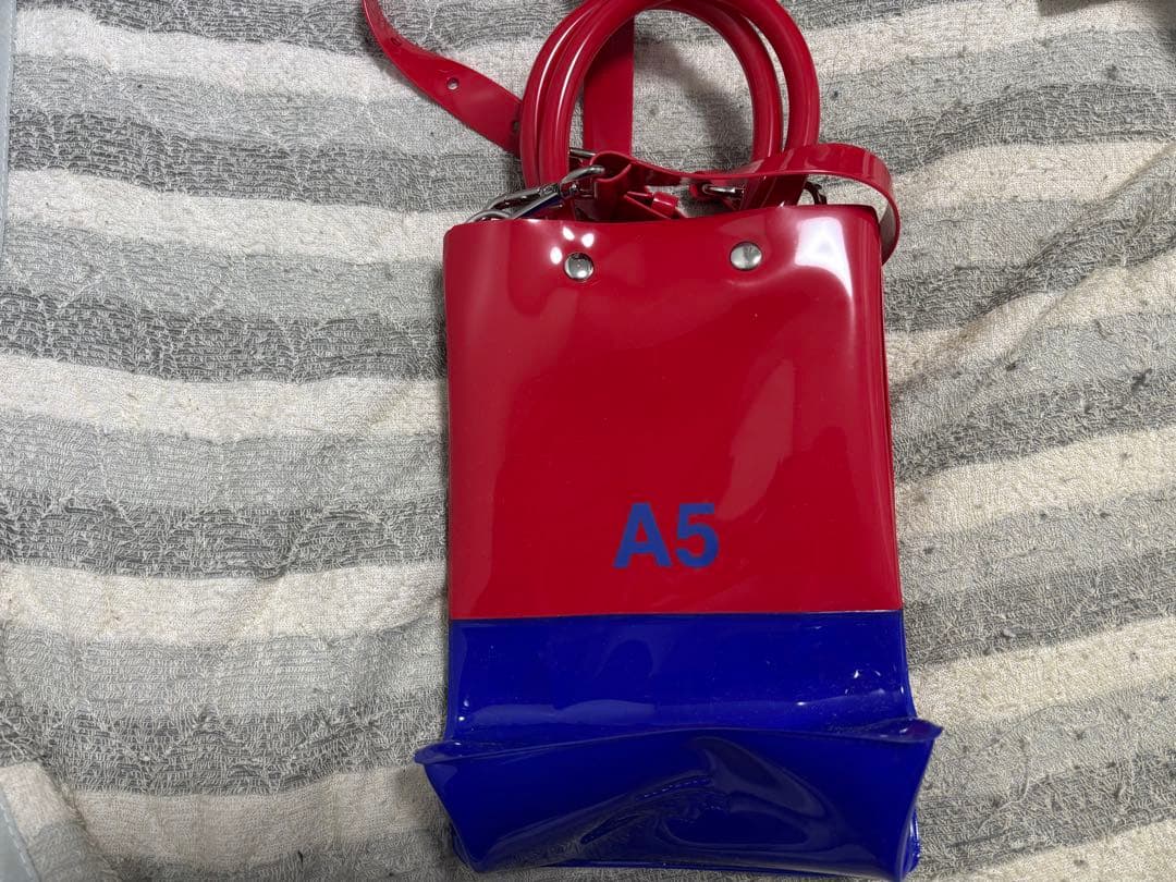 【理芽】STRANGE GIRL CLUB×nana-nanaコラボA5バッグ